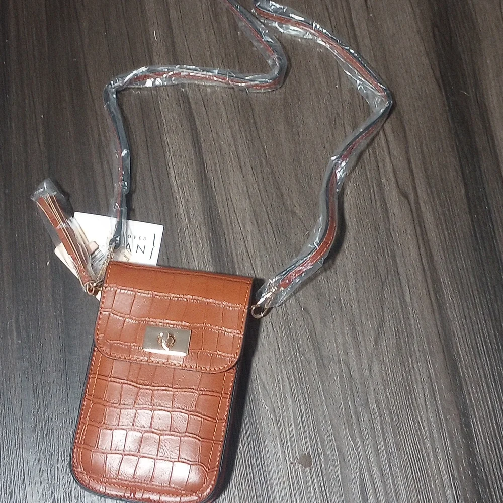 New Mellow World Crossbody Bag - Vegan Leather Caramel Color - Picture 3 of 7